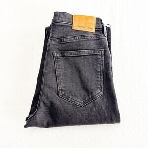 Denim Forum Aritzia The Arlo High Rise Straight Jean Black Charcoal Size 25 NWT